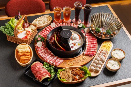 搶全台年400億商機！新火鍋祭9大湯底、浮誇「肉花圈」吸客