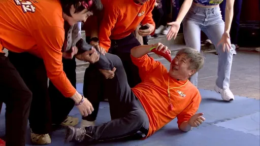 胡瓜異想天開挑戰地板動作　藝人們齊力抬腳惹爆笑