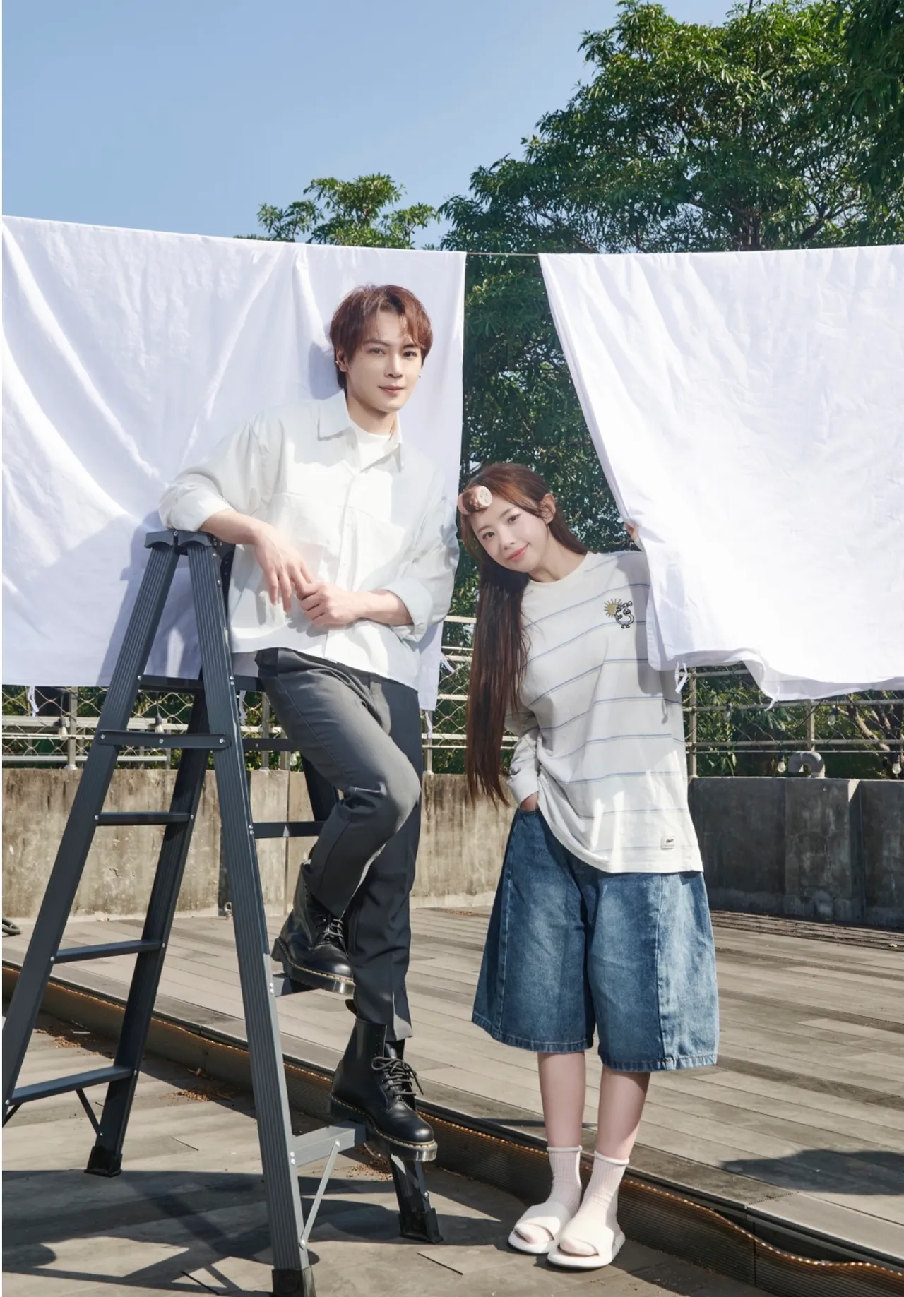 古曜威與韓國啦啦隊女神金娜妍合作拍M V。單純夢想文創事業提供