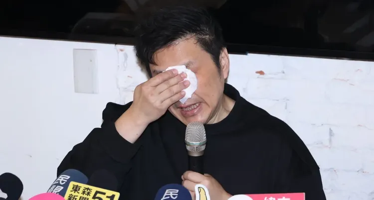 洪誠陽今天上午開記者會，一度落淚。彭欣偉攝