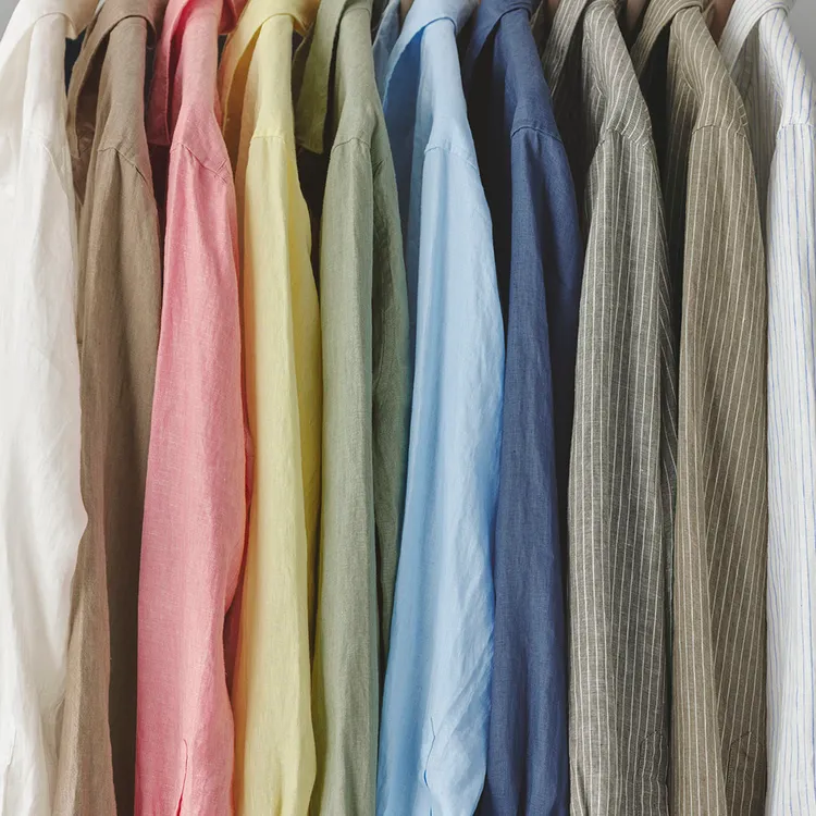 UNIQLO Premium Linen特級亞麻系列提供超過40種繽紛色調與剪裁選擇。品牌提供