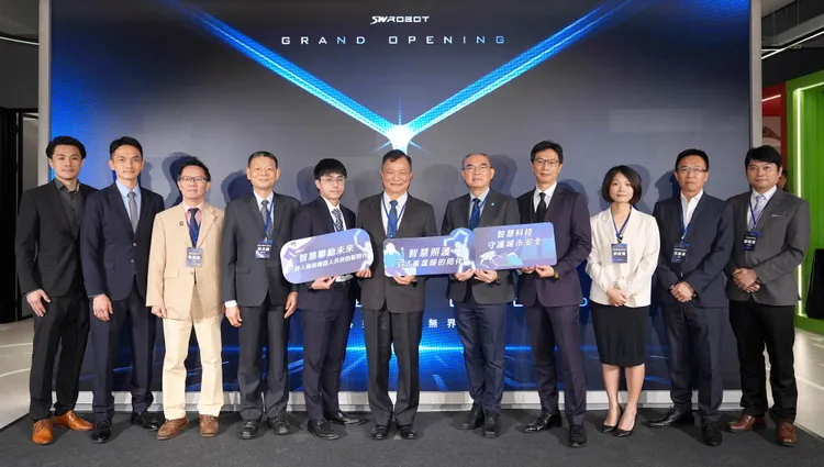 AI守護70萬獨居長者！長照新解方：跌倒預警＋機器人陪伴