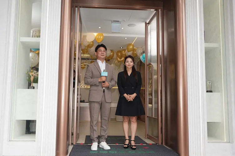 韓國絲克富品牌總經理鄭孝俊（左）與技術總監李水晶。彭欣偉攝