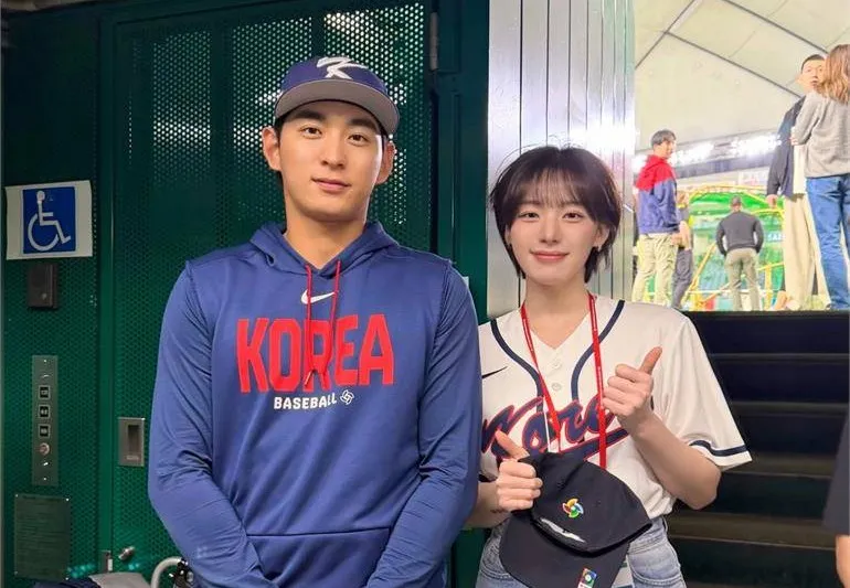 韓籍啦啦隊河智媛同框李政厚竟有「兄妹臉」！網：到底該羨慕誰？