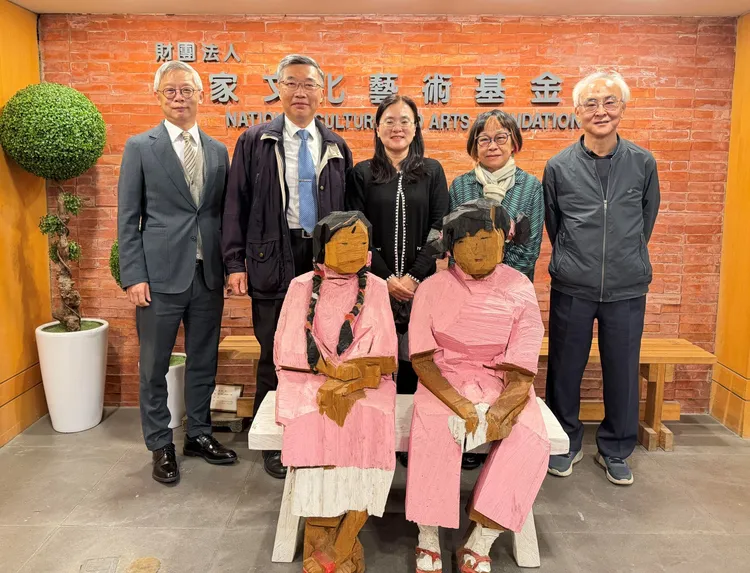 國藝會第11屆監事會成員，（從左至右）林發立、常務監事黃時中、羅莉婷、容淑華、楊其文。國藝會提供 