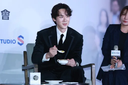 柳演錫新劇被附身靠這招「退駕」！來台吃湯圓慶元宵喊：金厚價