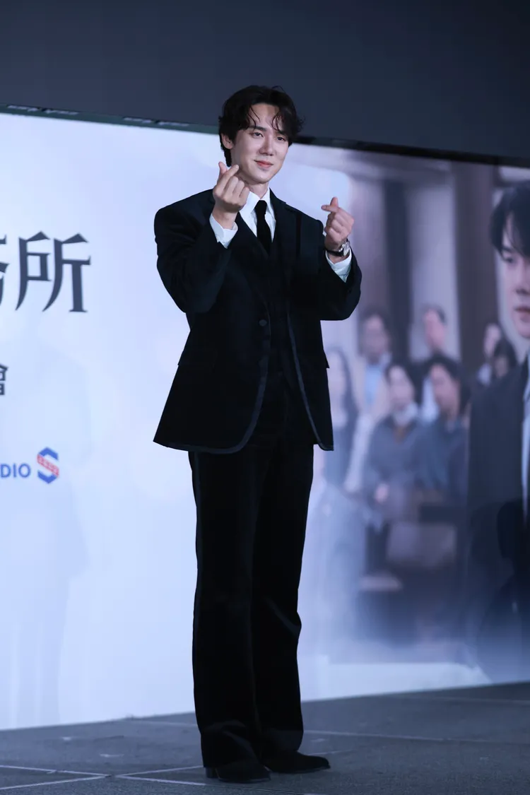 柳演錫覺得被女偶像附身最難演，因為平時不會跳舞。攝影中心攝