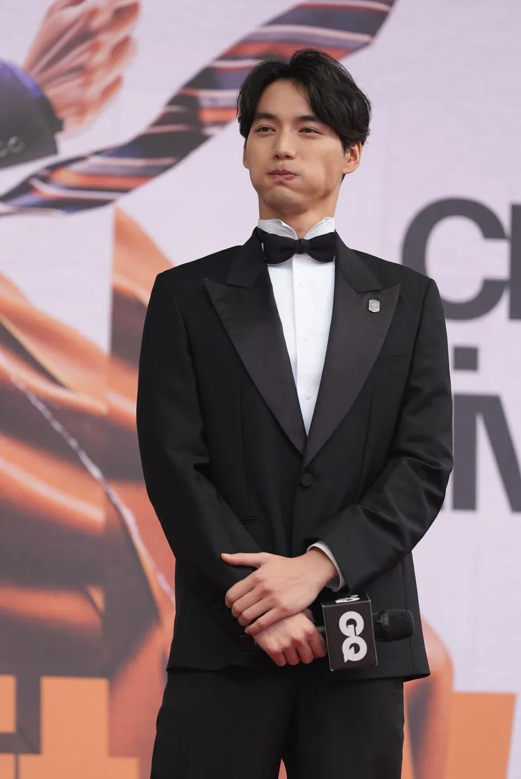 福士蒼汰俏皮嘟嘴。攝影中心攝