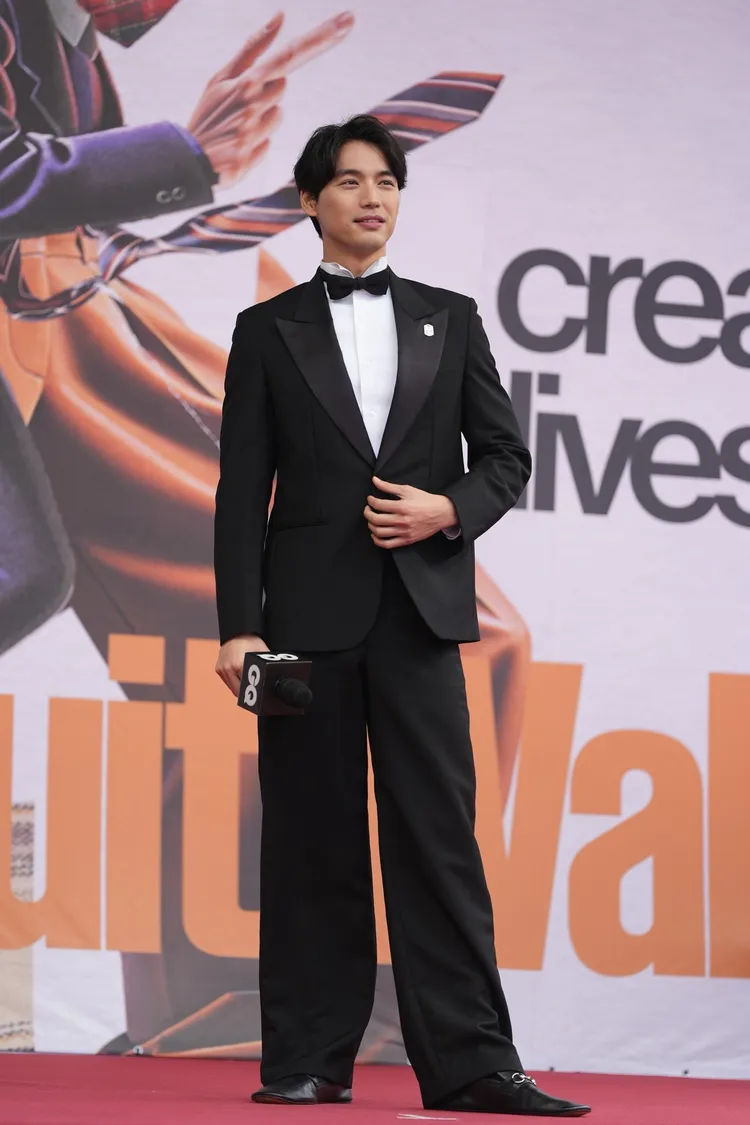 日本男星福士蒼汰帥氣現身「2026 GQ Suit Walk」。攝影中心攝