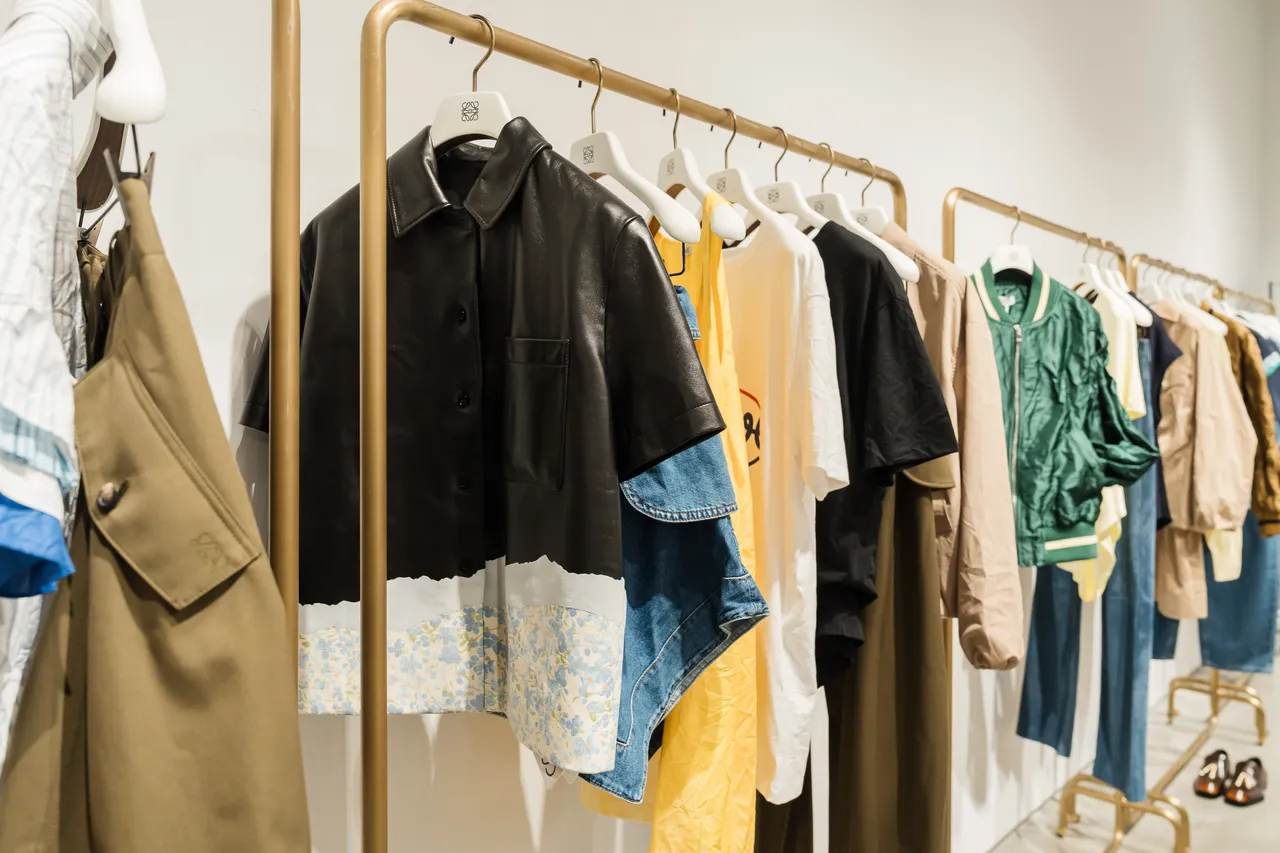 LOEWE 2026春夏系列。品牌提供