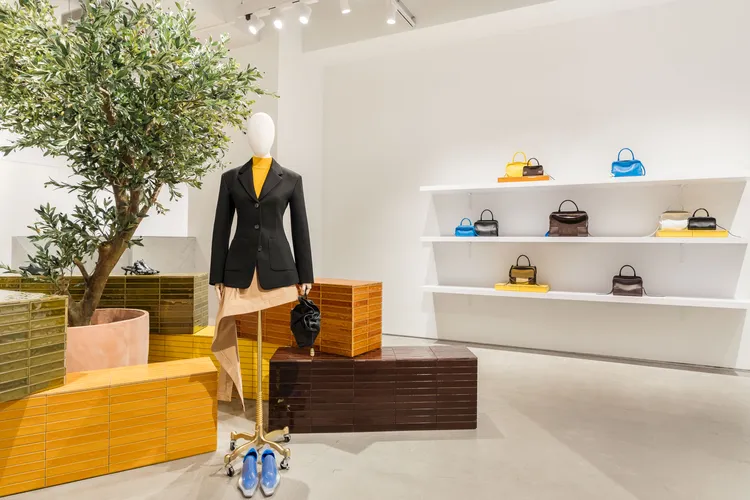 LOEWE 2026春夏系列。品牌提供