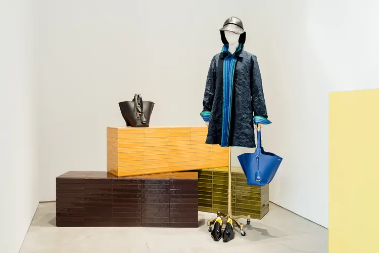 LOEWE 2026春夏系列。品牌提供