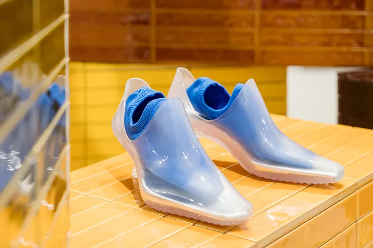 LOEWE 2026春夏系列。品牌提供