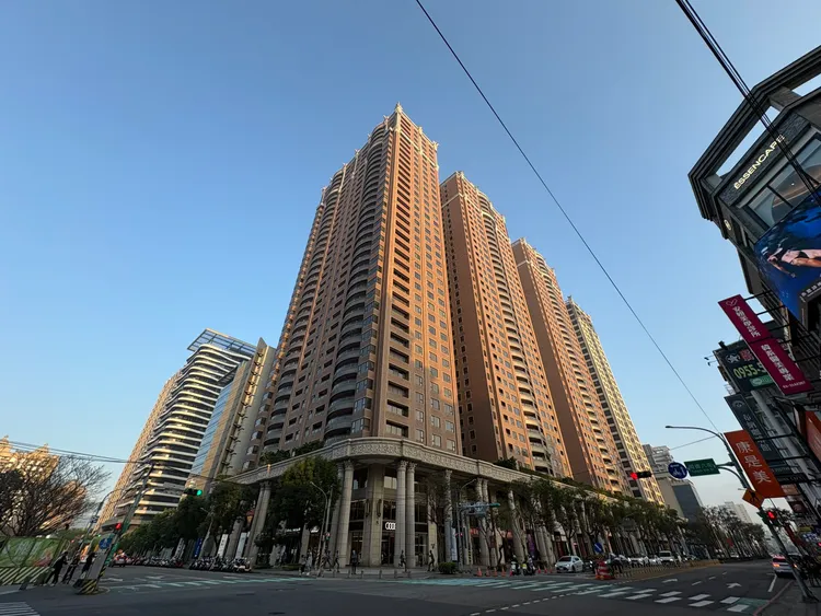 「中悅一品」屋齡12年成交單價突破6字頭。台灣房屋提供