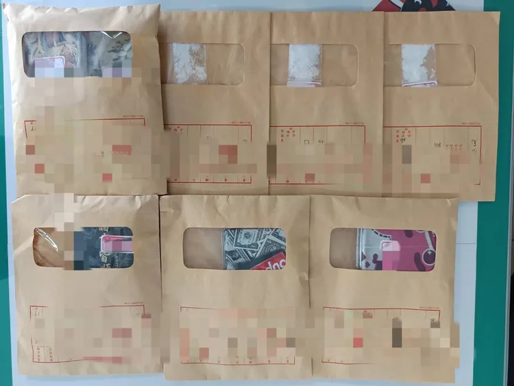 員警現場起出K他命、K盤等贓證物，詢後將9人依毒品罪嫌移送。民眾提供