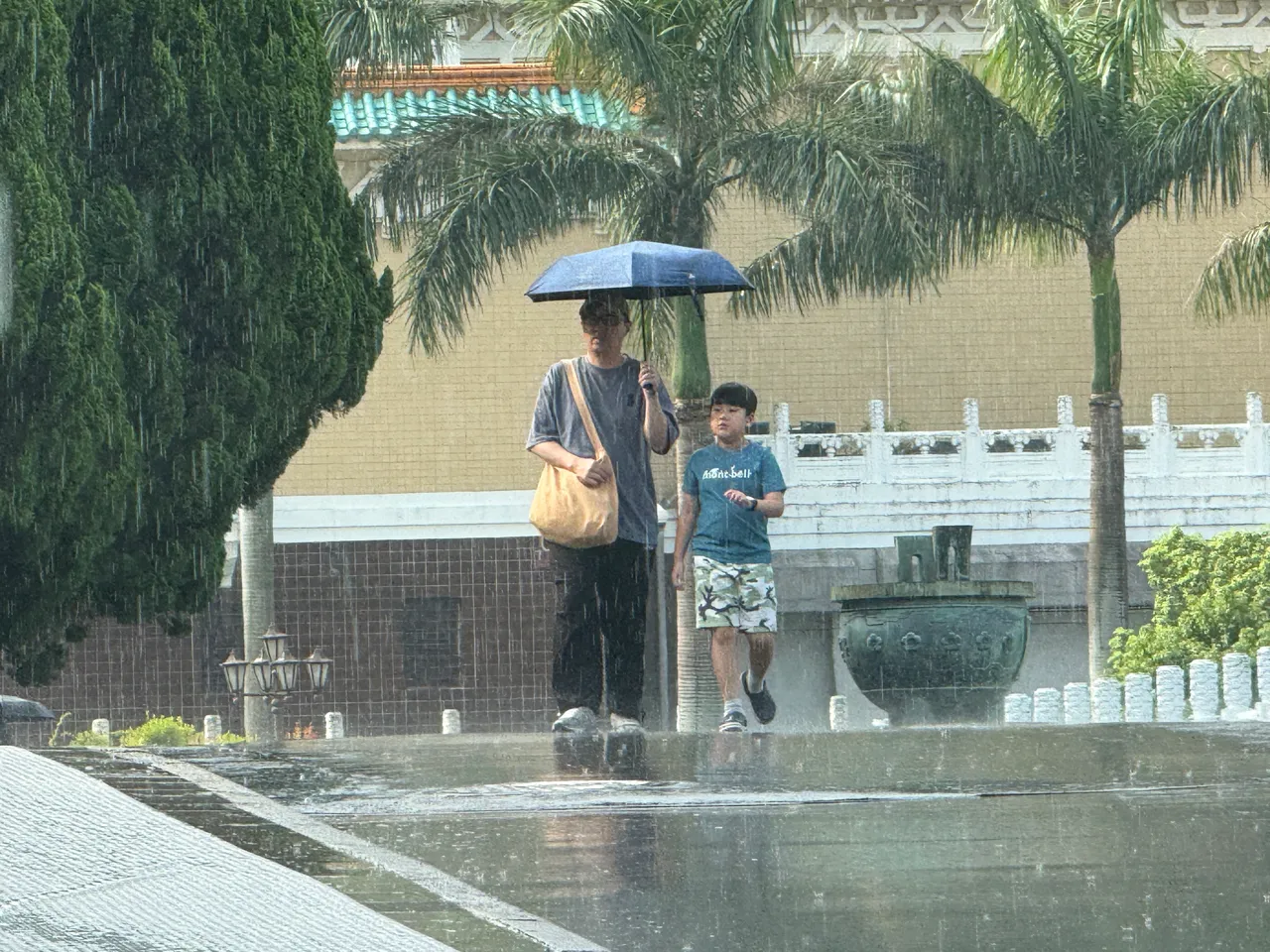 今變天！北東濕涼降到22°C　這時段雨最大
