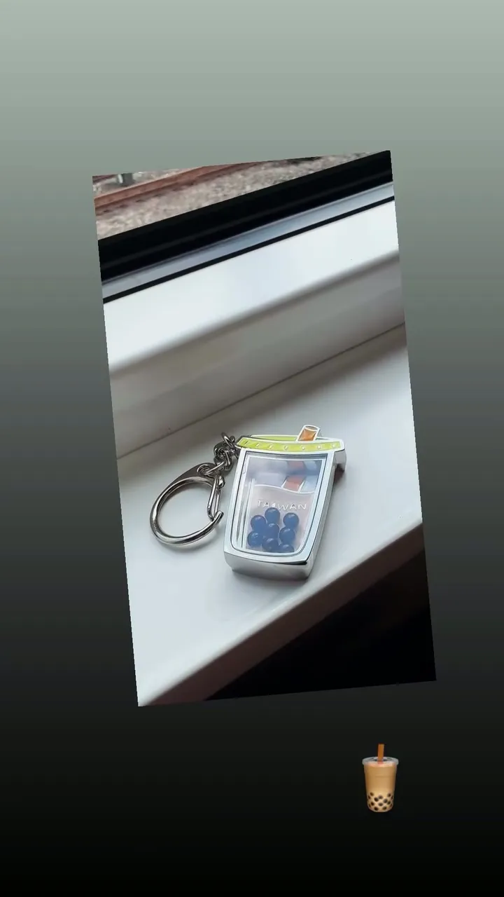 上野樹里秀出珍奶鑰匙圈。翻攝上野樹里IG