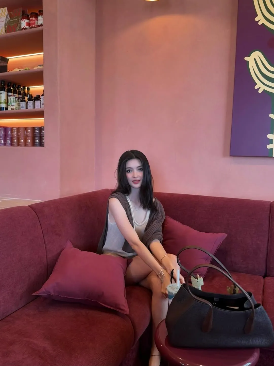 廖思惟搭配The Row的Alger肩背包。翻攝廖思惟IG