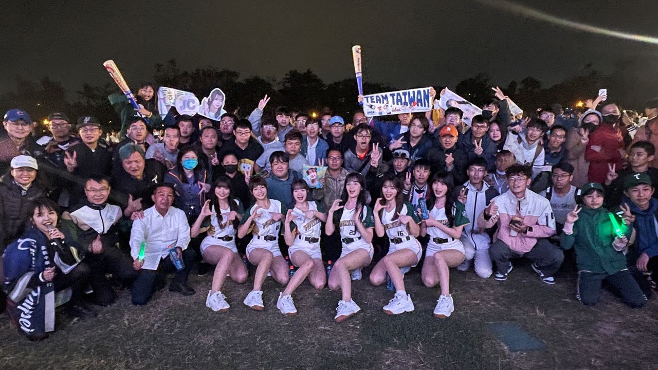 最強應援城市!高雄400吋大螢幕明午轉播棒球經典賽 台鋼啦啦隊現場加油
