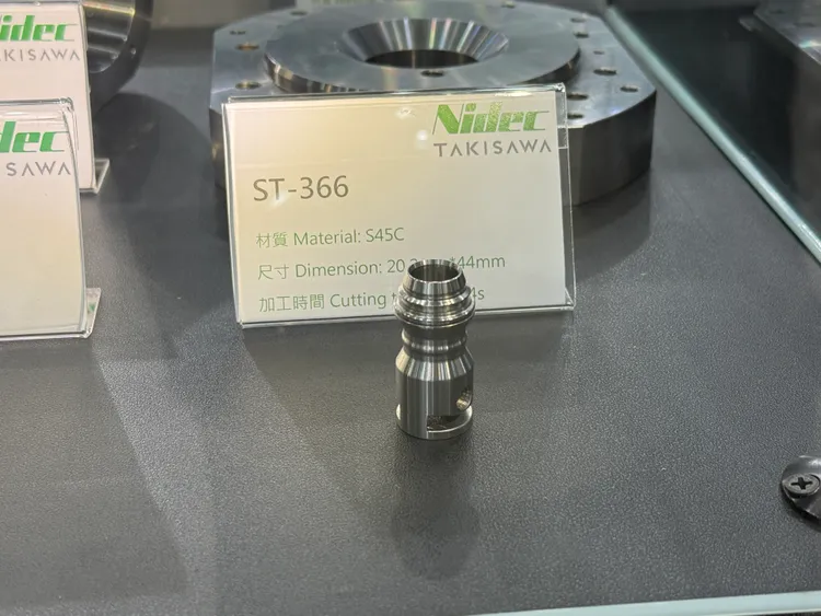 瀧澤科展示的水冷散熱零組件。呂承哲攝