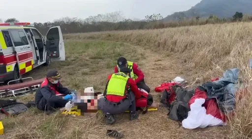 屏東賽嘉飛行場驚傳飛行傘墜落！52歲玩家10米高空失控送醫不治
