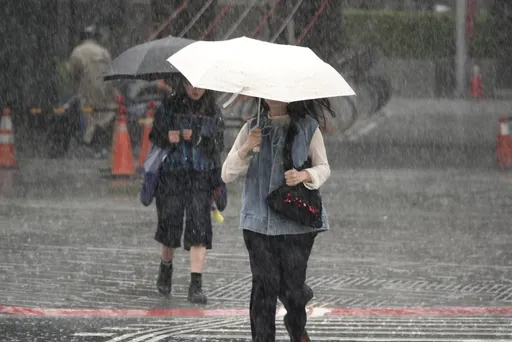 北部今晨10.4℃！雨彈襲3縣市　下波更冷降到8℃