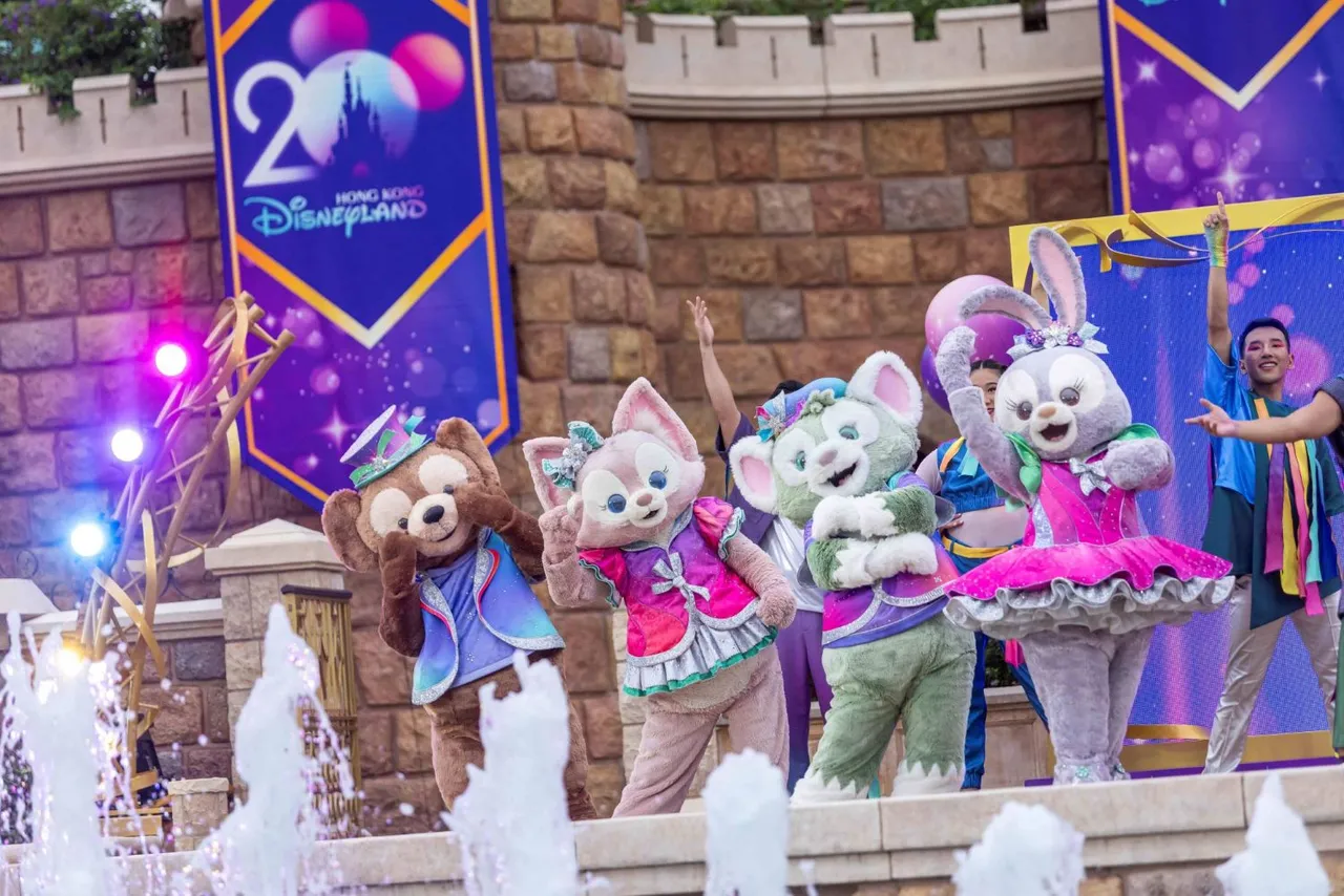 七位萌友首次限時同台亮相「迪士尼好友Live：城堡派對」20 周年慶典。業者提供