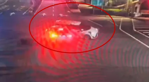 監察院前BMW闖紅燈猛撞小黃！　計程車狂轉180度5乘客受傷送醫