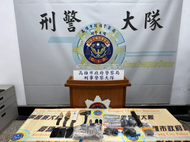 警方攻堅查獲大批子彈毒品。翻攝畫面