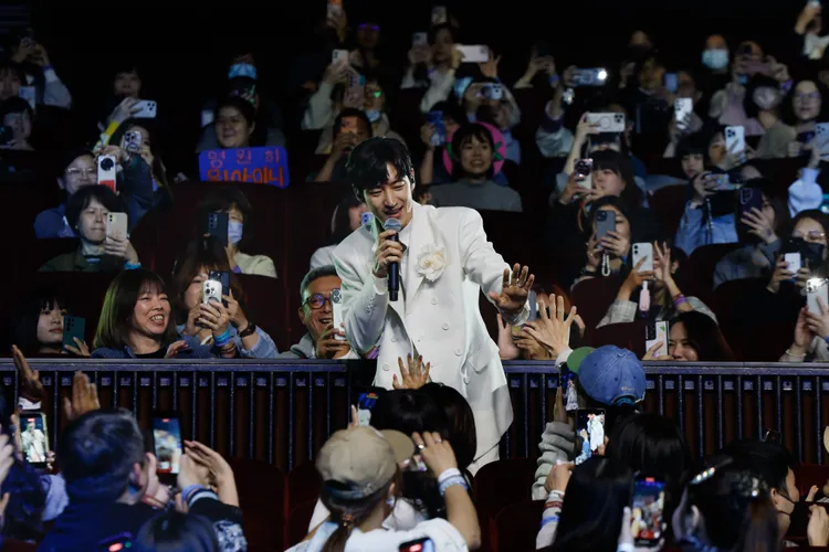 李帝勳化身白馬王子亮相。讀者提供