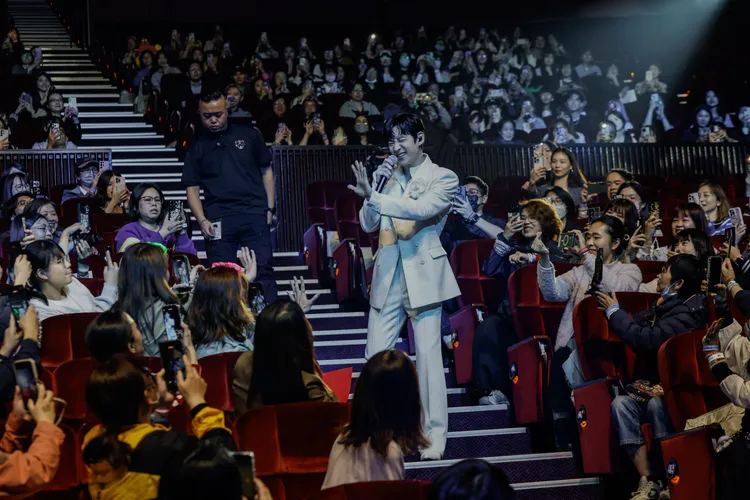 李帝勳驚喜從觀眾喜登場。讀者提供