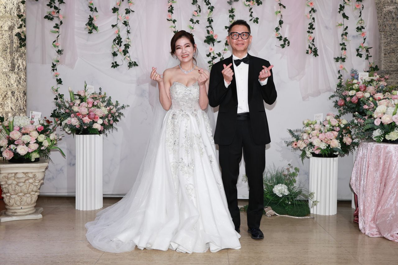 財經主播劉盈盈婚宴席開101桌 黃仁勳親筆簽名祝福