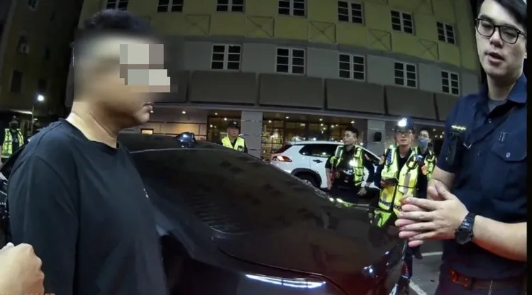 賴男依《毒品危害防制條例》現行犯逮捕，並移送地檢署偵辦。翻攝畫面