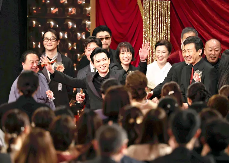 《國寶》獲最佳影片等十獎。路透