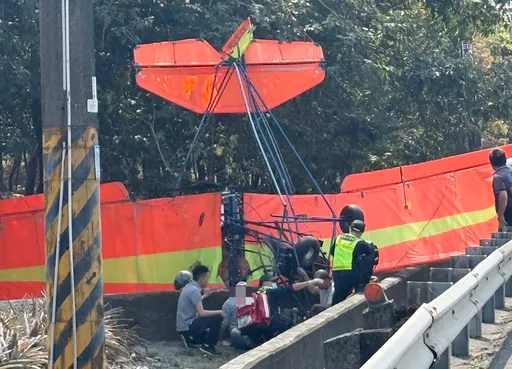 屏東滑翔機墜毀鳳梨田　51歲男骨折送醫性命無虞