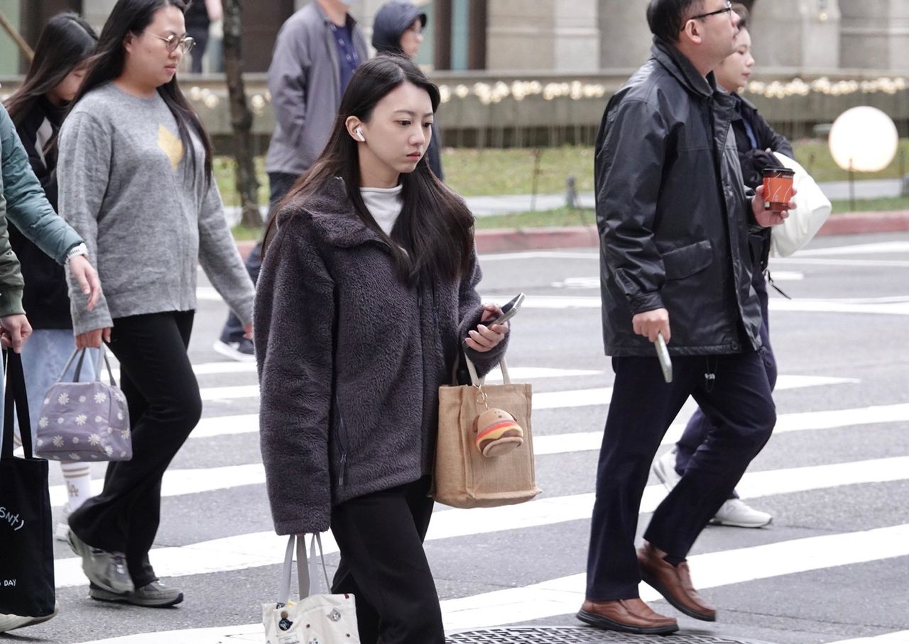春雨下不停!2波鋒面接力 「這天」降溫有感