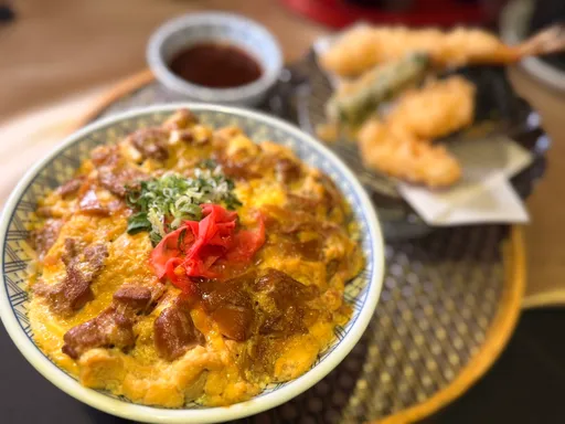 金子半之助雙倍滑蛋「極．親子丼」今登場　加招牌天婦羅399元爽吃