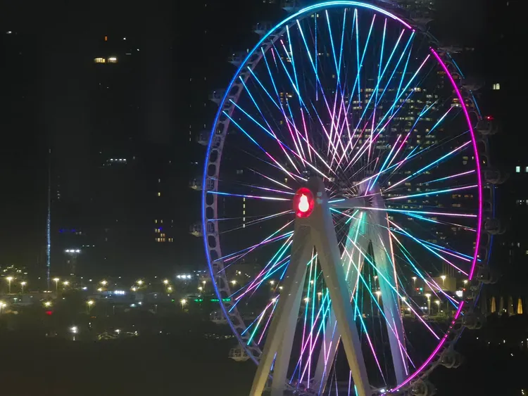 S26 Ultra夜拍只需要按下快門就會呈現明亮的色彩。趙筱文攝