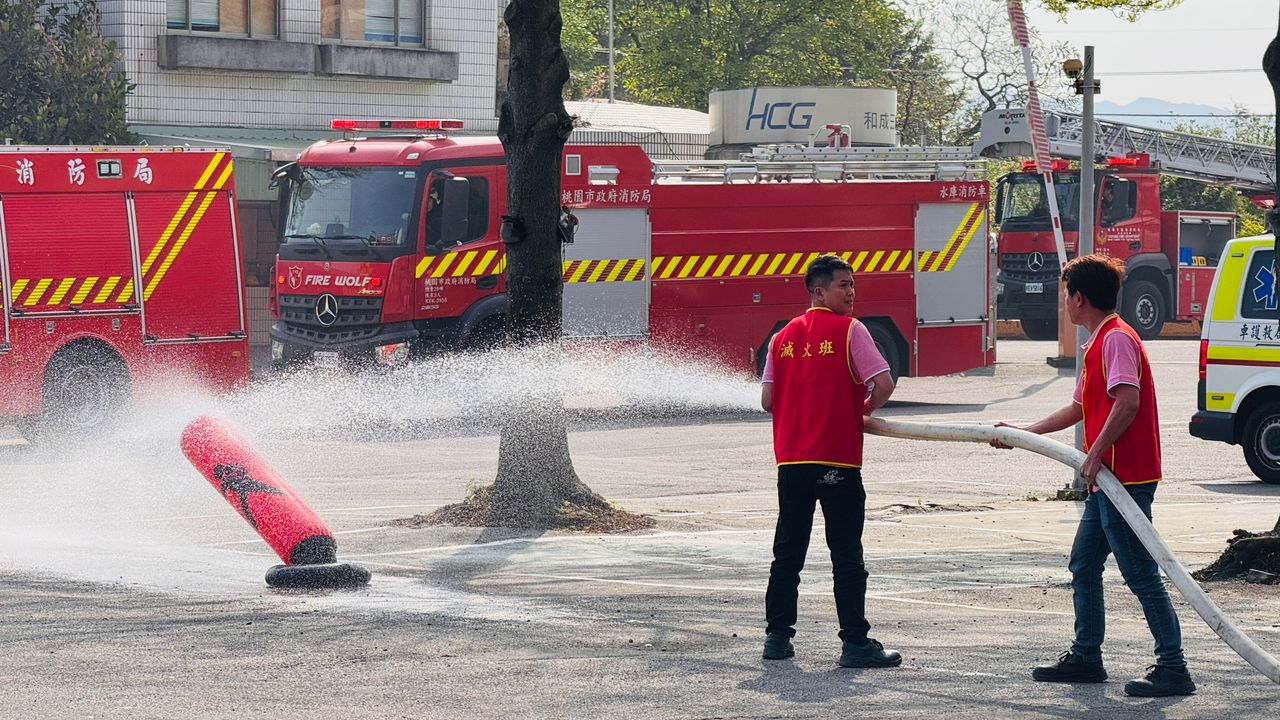 桃園火災搶救實兵演練 整合人力與裝備器材發揮整體救災能量
