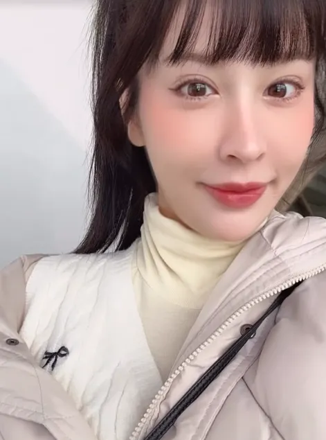 陳晨威老婆挺孕肚到日本為老公應援。翻攝啾啾IG