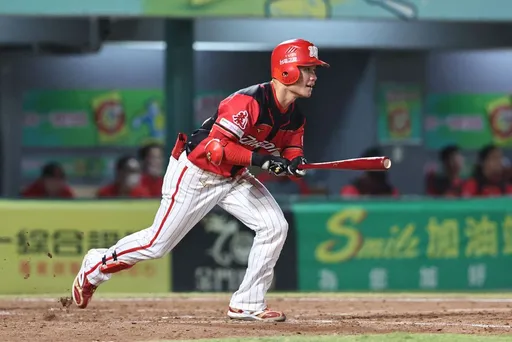 味全龍公布調薪結果！中職「億元男」再+1　拿莫・伊漾遭減薪