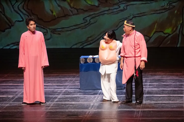 王傳一（左起）、海裕芬、朱德剛拋開形象、毫無包袱的演出，嗨翻觀眾。嚞娛樂提供