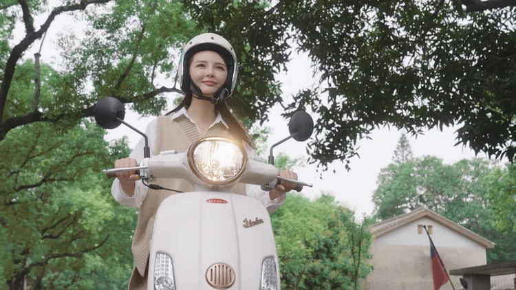 J-bubu115主打復古風格取向，本月底前購買最高可享9,300元補助。業者提供