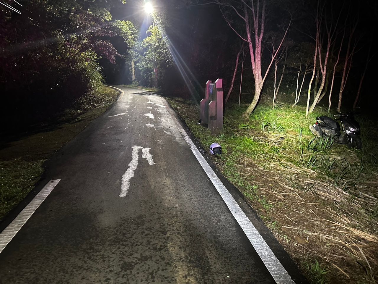 深夜上山出意外!石門女騎士自摔倒產業道路 送醫搶救不治