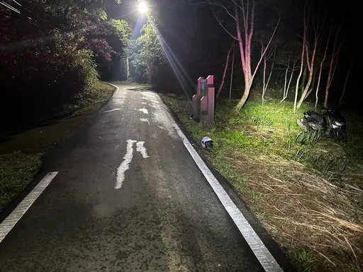 深夜上山出意外！石門女騎士自摔倒產業道路　送醫搶救不治