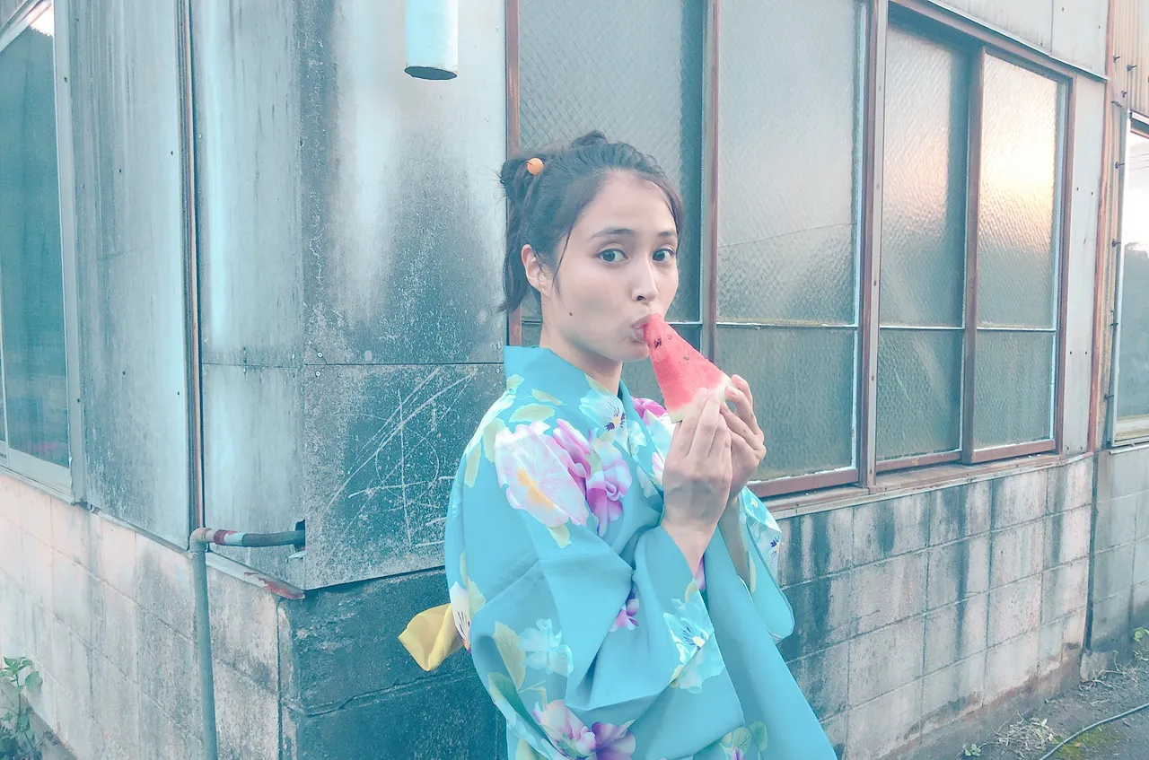 活下去吧！網友發文嘆「剛醒來就想死」　大咖女星親回引熱議