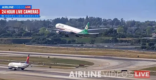 長榮客機紅了！降落失敗重飛影片瘋傳　網掀論戰