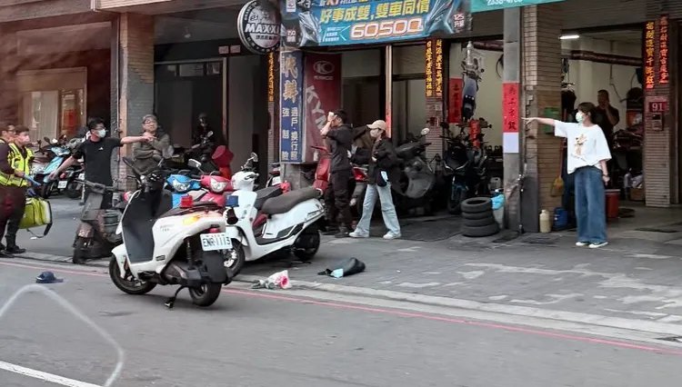 民眾見義勇為上前制止，頭部也被割傷。民眾提供