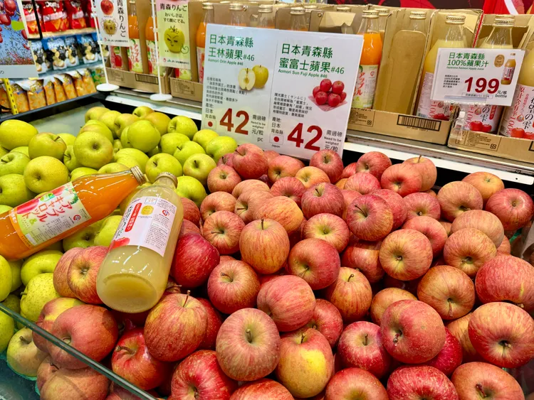 家樂福統計青森蘋果去年9月至今年2月業績就達約2億元。莊偉祺攝