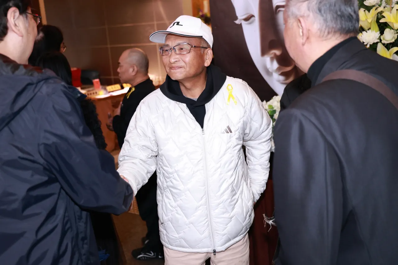 孔鏘和樂手好友一起來送別詹老師。彭欣偉攝